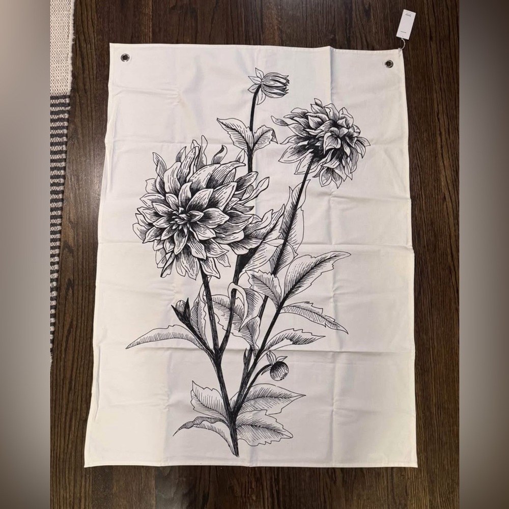 Brand New Urban Outfitters Botanical Floral Tapestry – 36” x 48”